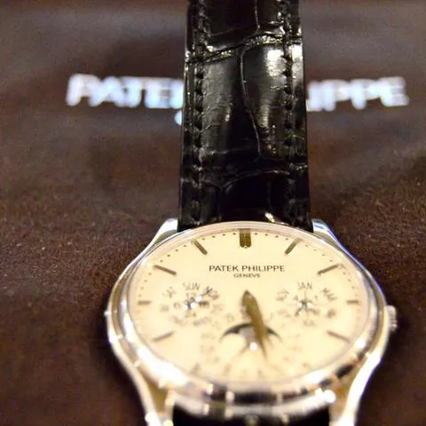 Patek Philippe Perpetual Calendar 5140G-001 37mm White gold Black 1