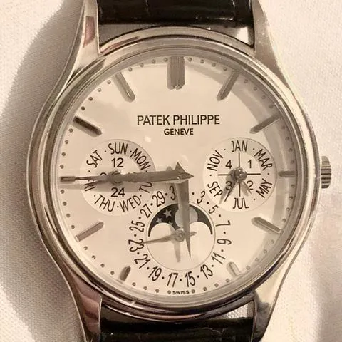 Patek Philippe Perpetual Calendar 5140G-001 37mm White gold Black 12