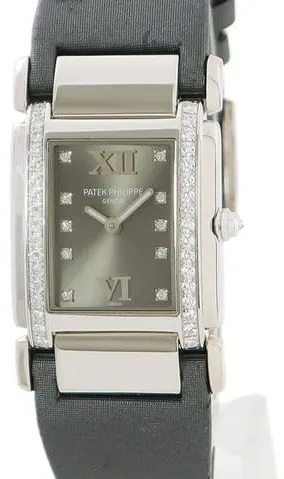 Patek Philippe Twenty~4 4920G-001 25mm White gold Gray