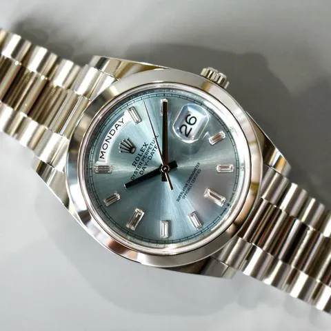 Rolex Day-Date 40 228206 40mm Platinum Blue