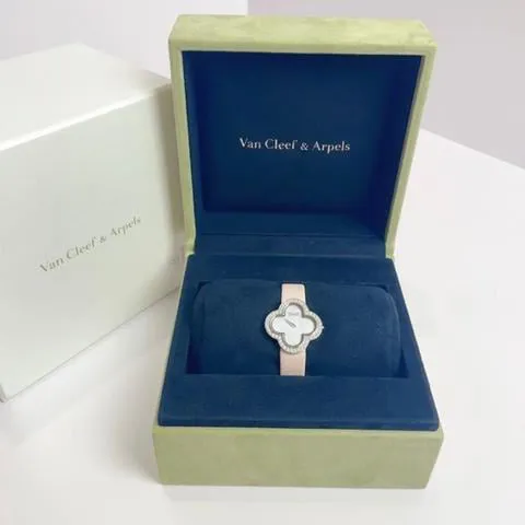 Van Cleef & Arpels ARM95800 27mm White gold Mother-of-pearl 3