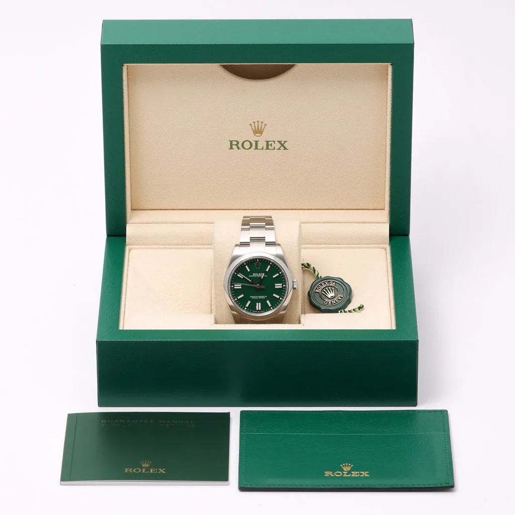 Rolex Oyster Perpetual 41 124300 41mm Oystersteel Green 3