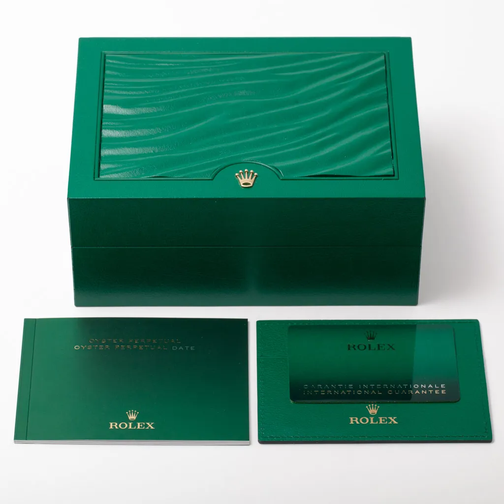 Rolex Oyster Perpetual 41 124300 41mm Oystersteel Green 8