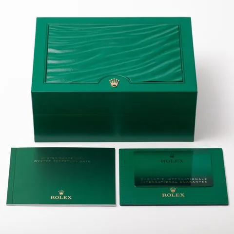 Rolex Oyster Perpetual 41 124300 41mm Stainless steel Green 8