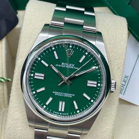 Rolex Oyster Perpetual 41 124300 41mm Stainless steel Green 1