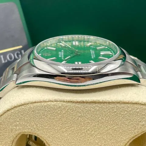 Rolex Oyster Perpetual 41 124300 41mm Stainless steel Green 6