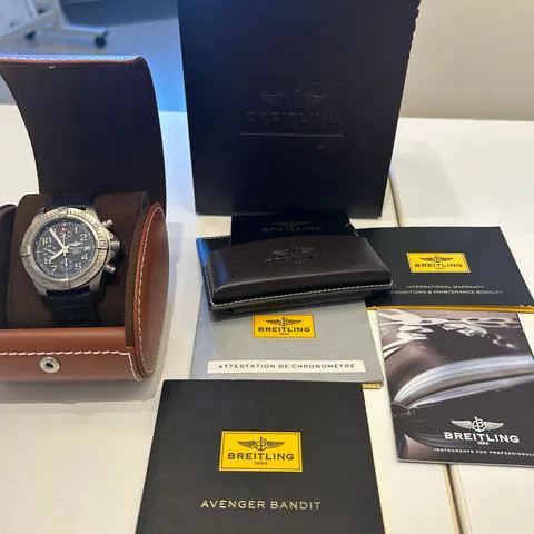 Breitling Avenger E13383101M1W1 45mm Titanium Gray 1