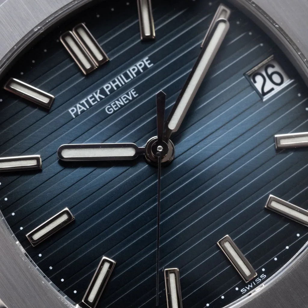 Patek Philippe Nautilus 5711/1A-010 40mm Stainless steel Blue 2