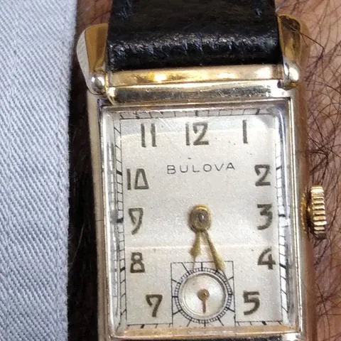 Bulova 7AK 23mm Yellow gold White 1