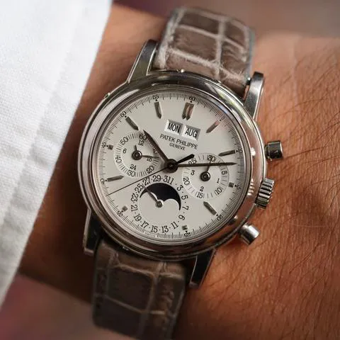 Patek Philippe Perpetual Calendar Chronograph 3970EG 19mm White gold