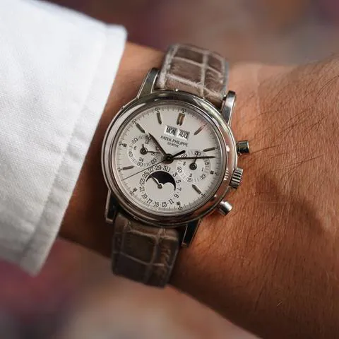 Patek Philippe Perpetual Calendar Chronograph 3970EG 19mm White gold 1