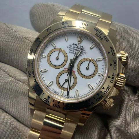 Rolex Daytona 126508 40mm Yellow gold White