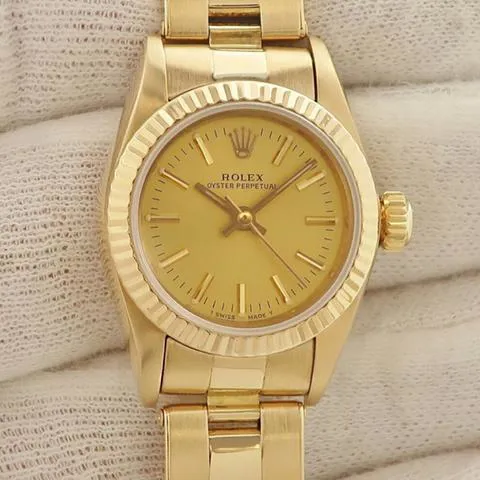 Rolex Oyster Perpetual 26 67198 25mm Yellow gold Gold 4