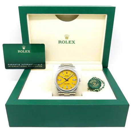 Rolex Oyster Perpetual 41 124300 41mm Stainless steel Yellow 1