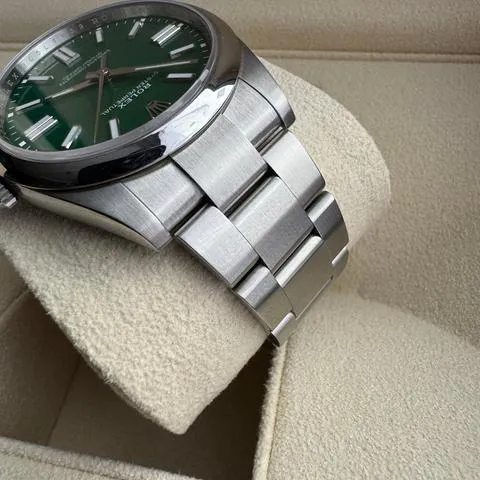 Rolex Oyster Perpetual 41 124300 41mm Stainless steel Green 3