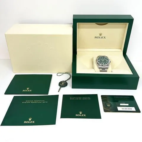 Rolex Oyster Perpetual 41 124300 41mm Stainless steel Green 1