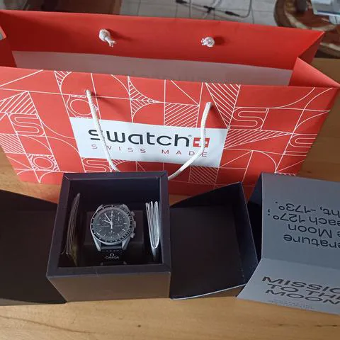 Swatch Moonswatch SO33M100 42mm Ceramic Black 1