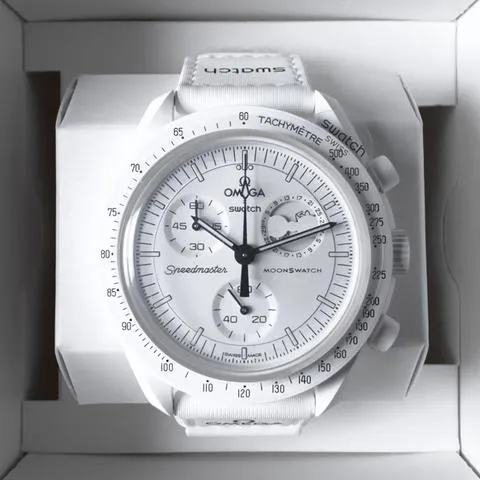 Swatch Moonswatch SO33W700 42mm Ceramic White 2