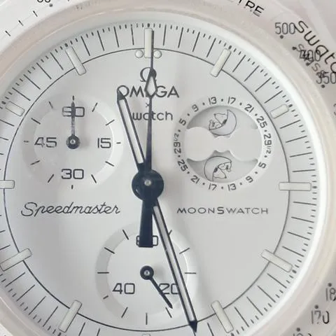 Swatch Moonswatch SO33W700 42mm Ceramic White 1