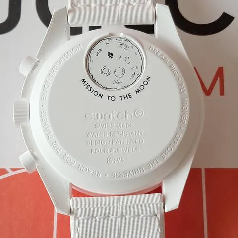 Swatch Moonswatch SO33W700 42mm Ceramic White 4