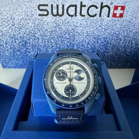 Swatch Moonswatch SO33N700 42mm Ceramic 1