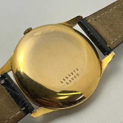 Universal Genève 36.5mm Yellow gold Champagne 9