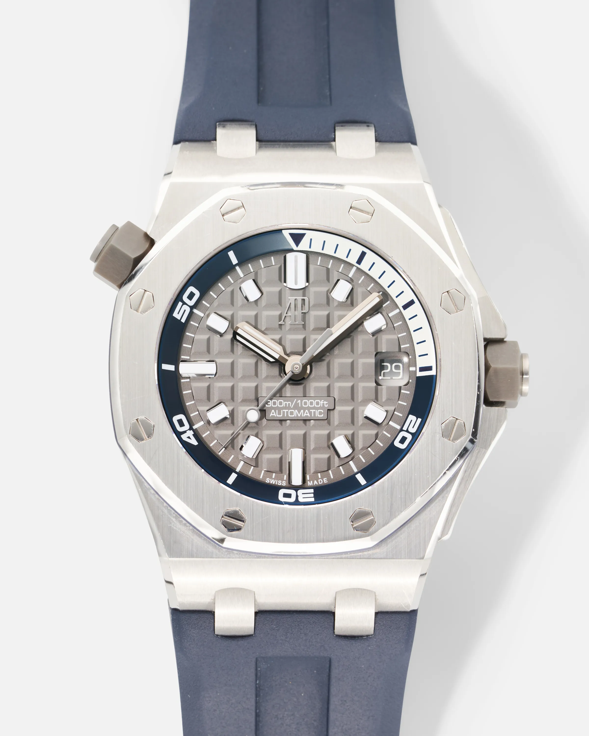 Audemars Piguet Royal Oak Offshore Diver 15720ST.OO.A009CA.01 42mm Stainless steel Gray