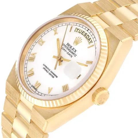 Rolex Day-Date Oysterquartz 19018 36mm Yellow gold White 3