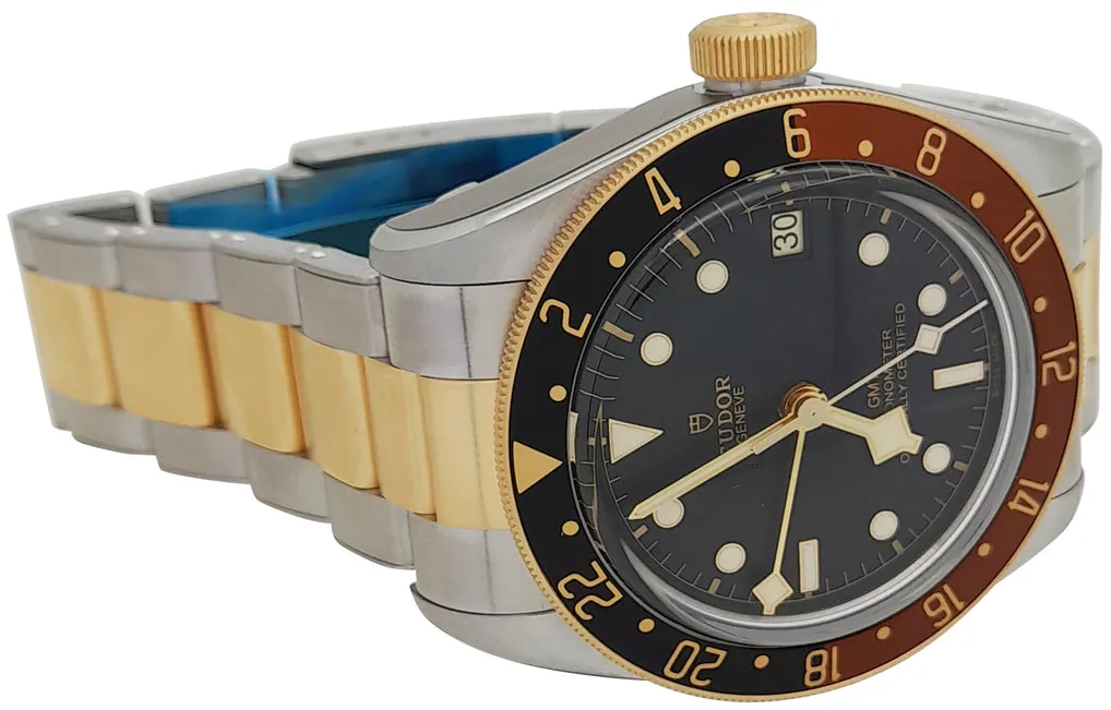 Tudor Black Bay M79833MN-0001 41mm Yellow gold and Stainless steel Black 6