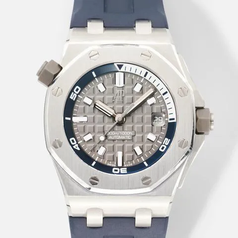 Audemars Piguet Royal Oak Offshore Diver 15720ST.OO.A009CA.01 42mm Stainless steel Gray