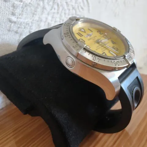 Breitling Avenger A17330 45mm Yellow 3