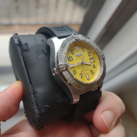 Breitling Avenger A17330 45mm Yellow 7