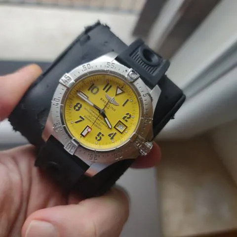 Breitling Avenger A17330 45mm Yellow 10