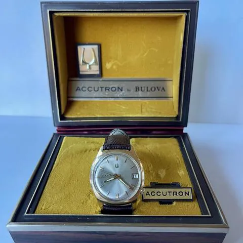 Bulova Accutron C10186 34mm Yellow gold and Stainless steel Silver