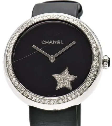 Chanel Mademoiselle H2928 37.5mm White gold Black