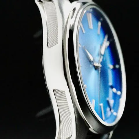 H. Moser & Cie. Pioneer 3200-1217 40mm Stainless steel Blue 1