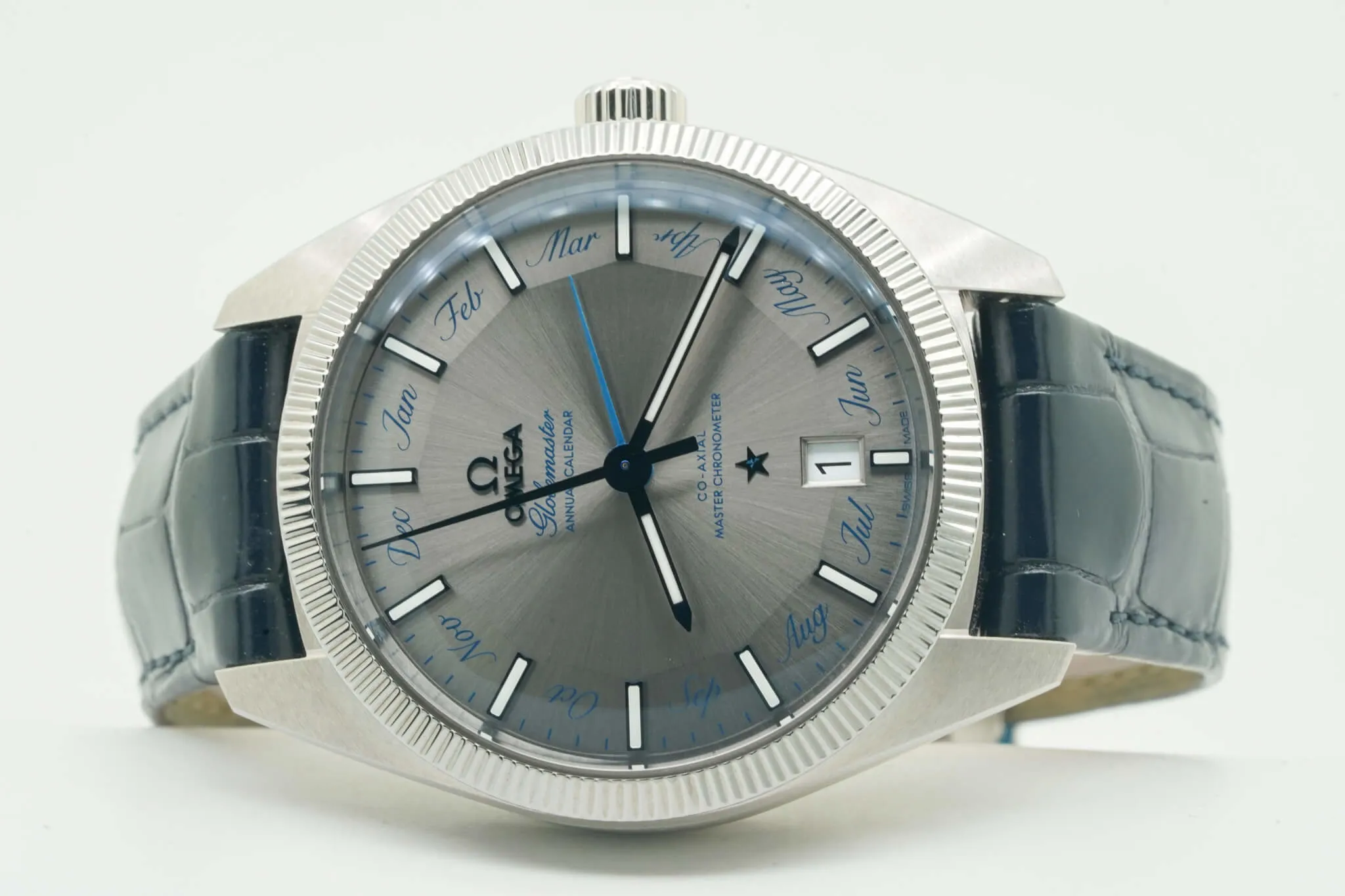 Omega Globemaster 130.33.41.22.06.001 41mm Gray