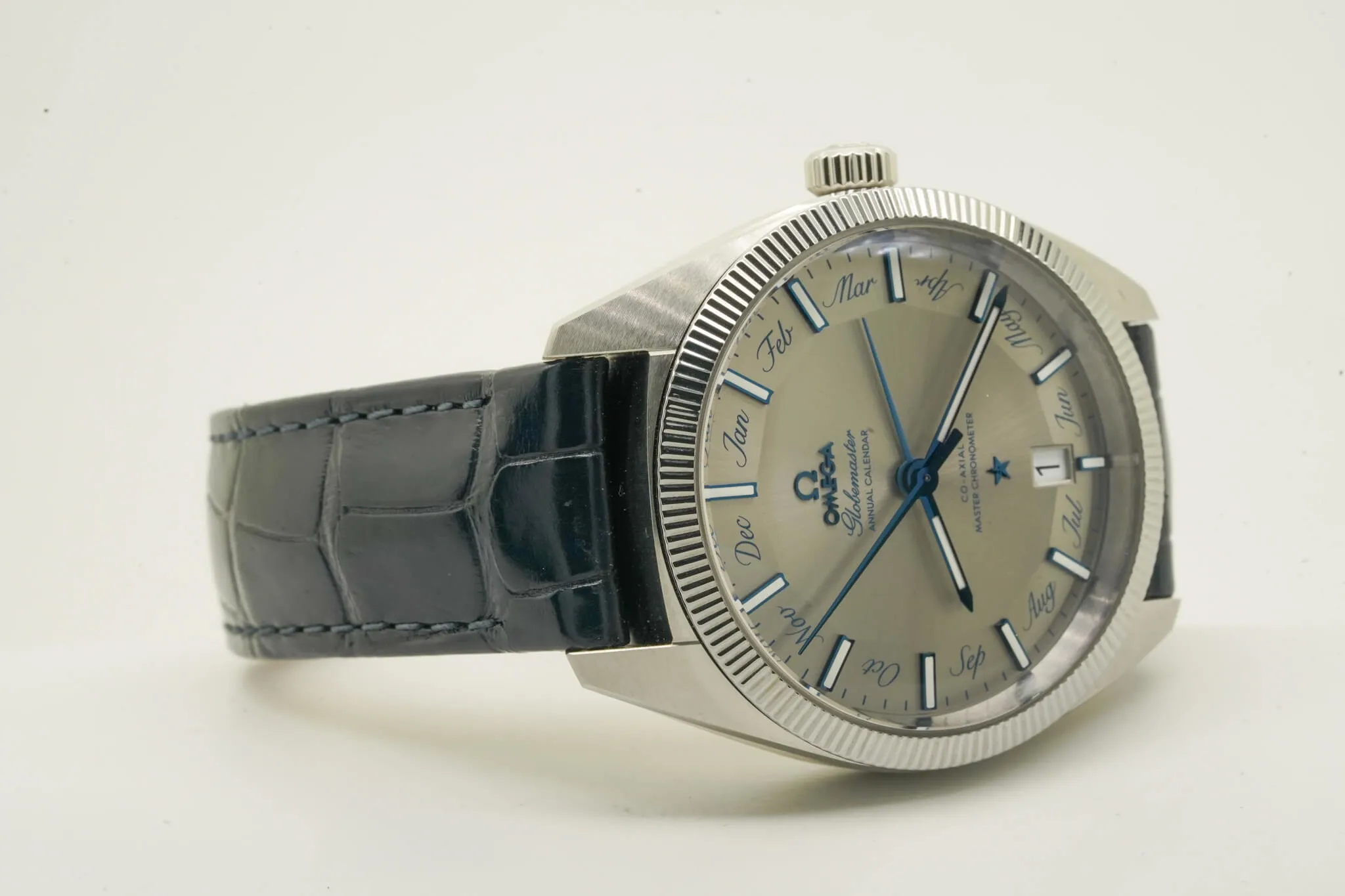 Omega Globemaster 130.33.41.22.06.001 41mm Gray 4