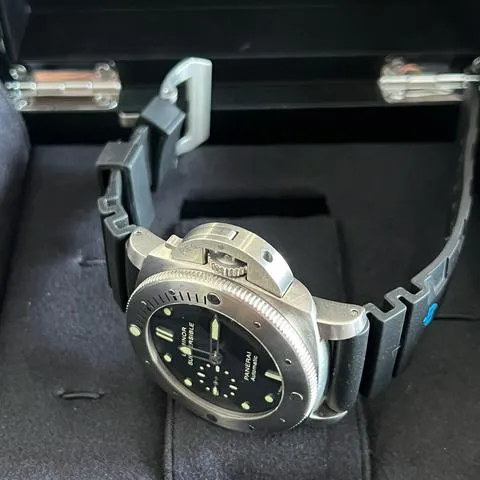 Panerai Submersible PAM 00305 47mm Titanium Black 4