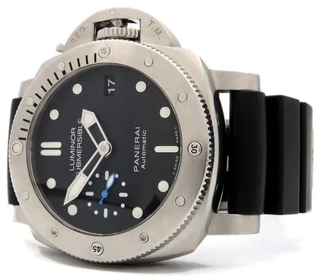 Panerai Submersible PAM 00682 42mm Stainless steel Black