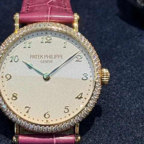 Patek Philippe Calatrava 7200/200R-001 34.5mm Rose gold Silver