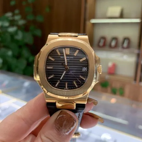 Patek Philippe Nautilus 5711R 40mm Rose gold Brown