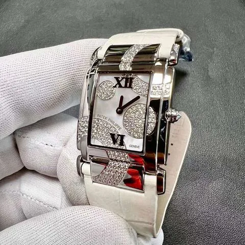 Patek Philippe Twenty~4 4914G-001 25mm White gold Mother-of-pearl 2