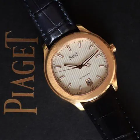 Piaget Piaget Polo Date G0A43010 42mm Rose gold Gray