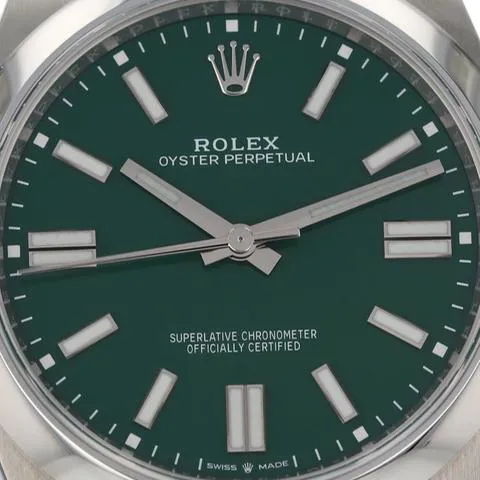 Rolex Oyster Perpetual 124300-0005 41mm Oystersteel Green 2