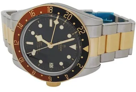 Tudor Black Bay M79833MN-0001 41mm Yellow gold and Stainless steel Black 7