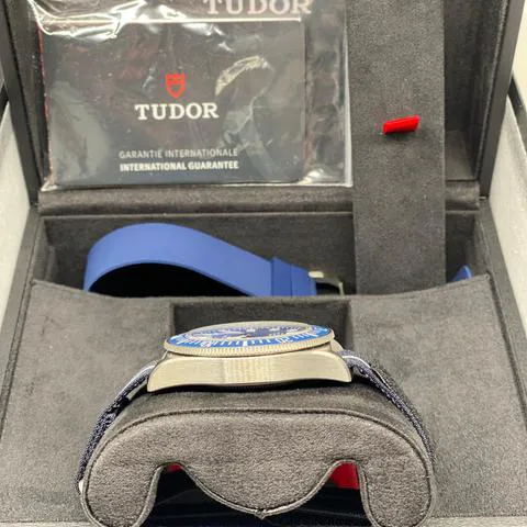 Tudor Pelagos 25707B/22 42mm Titanium Blue 7