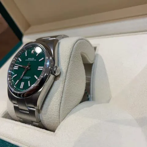 Rolex Oyster Perpetual 41 124300 41mm Stainless steel Green 2