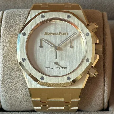 Audemars Piguet Royal Oak Chronograph 26240BA.OO.1320BA.01 41mm Yellow gold Yellow