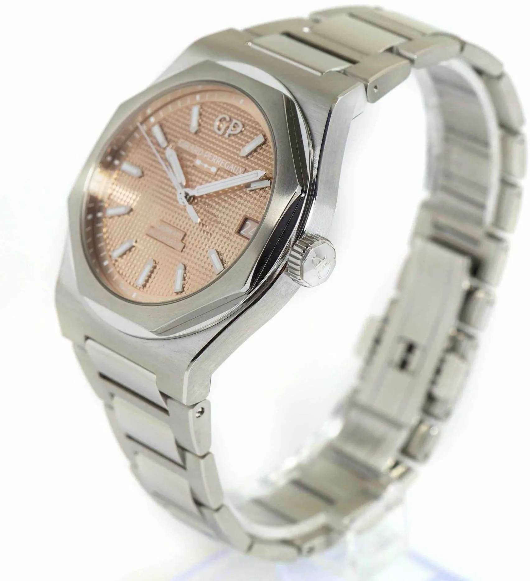 Girard-Perregaux Laureato 81010-11-3306-1gm 42mm Stainless steel Salmon 1